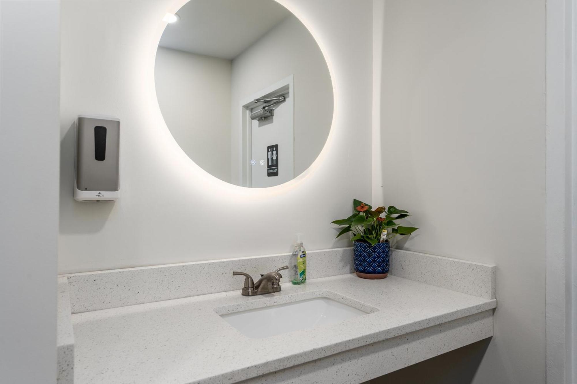 Crewe Boutique Inn Εξωτερικό φωτογραφία